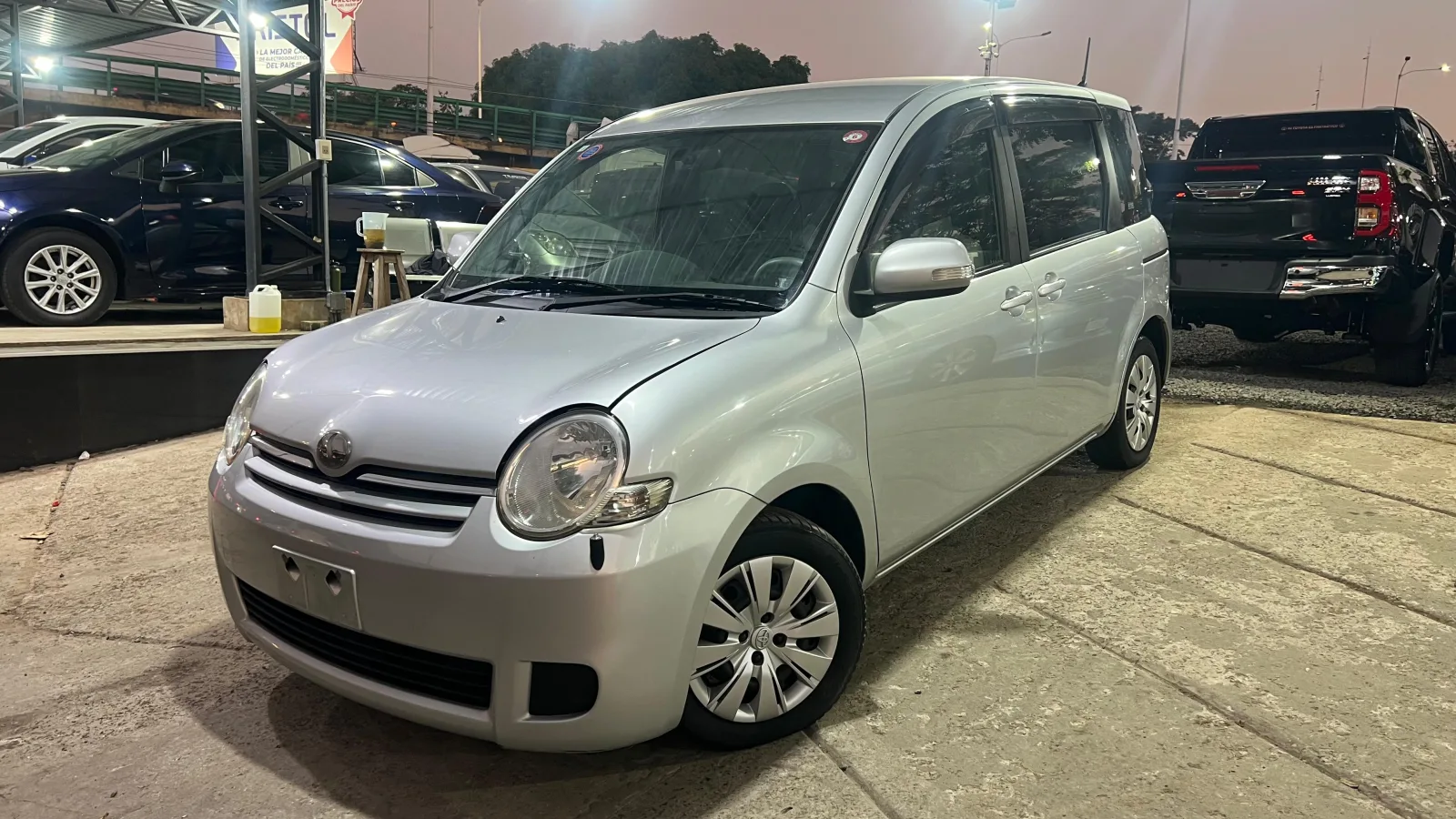 Toyota Sienta