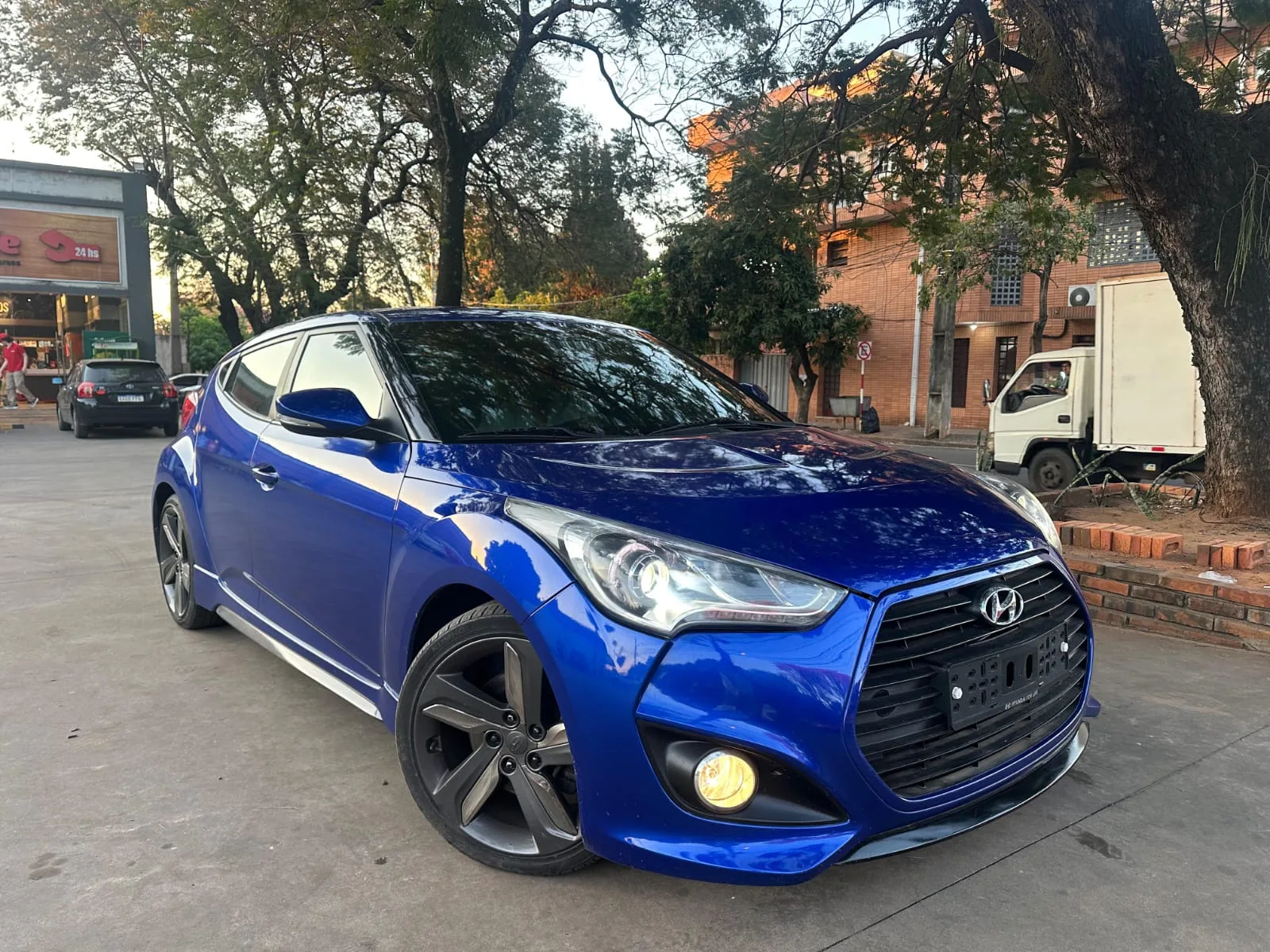 Hyundai Veloster